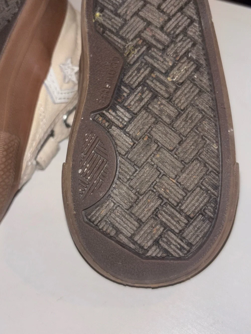 Converse Kids Low Top Sneakers in Cream and Brown (4 toddler)